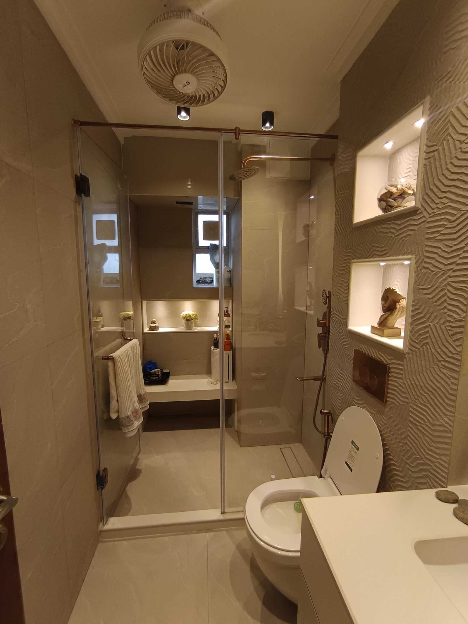 Bathroom design - Punjabi Bagh
